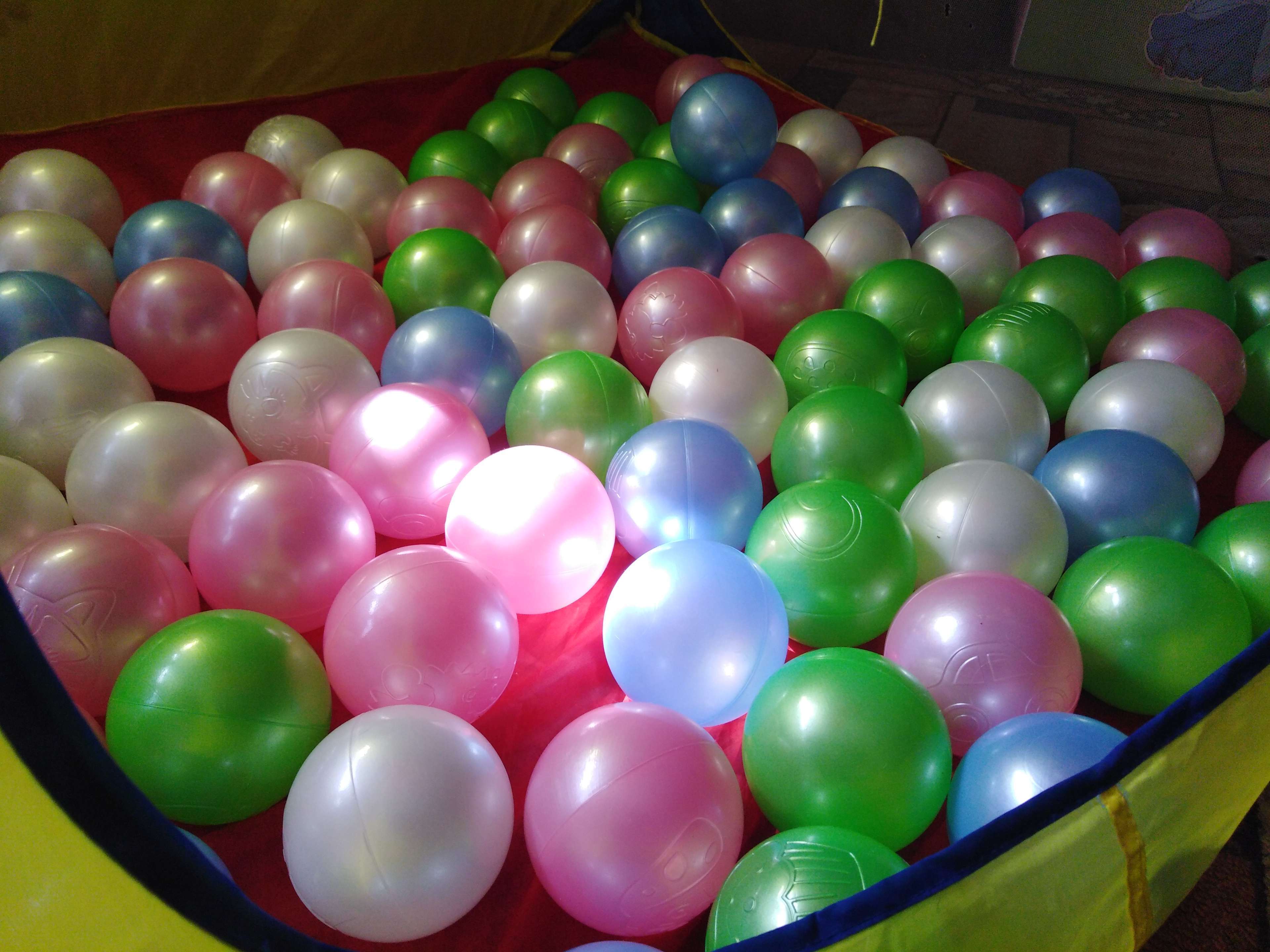 Фотография покупателя товара Шарики для сухого бассейна «Перламутровые», диаметр шара 7,5 см, набор 50 штук, цвет розовый, голубой, белый, зелёный - Фото 13