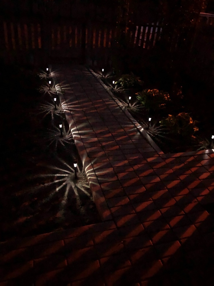 Фотография покупателя товара Садовый светильник на солнечной батарее «Трапеция», 4.5 × 30 × 4.5 см, 1 LED, свечение белое - Фото 47