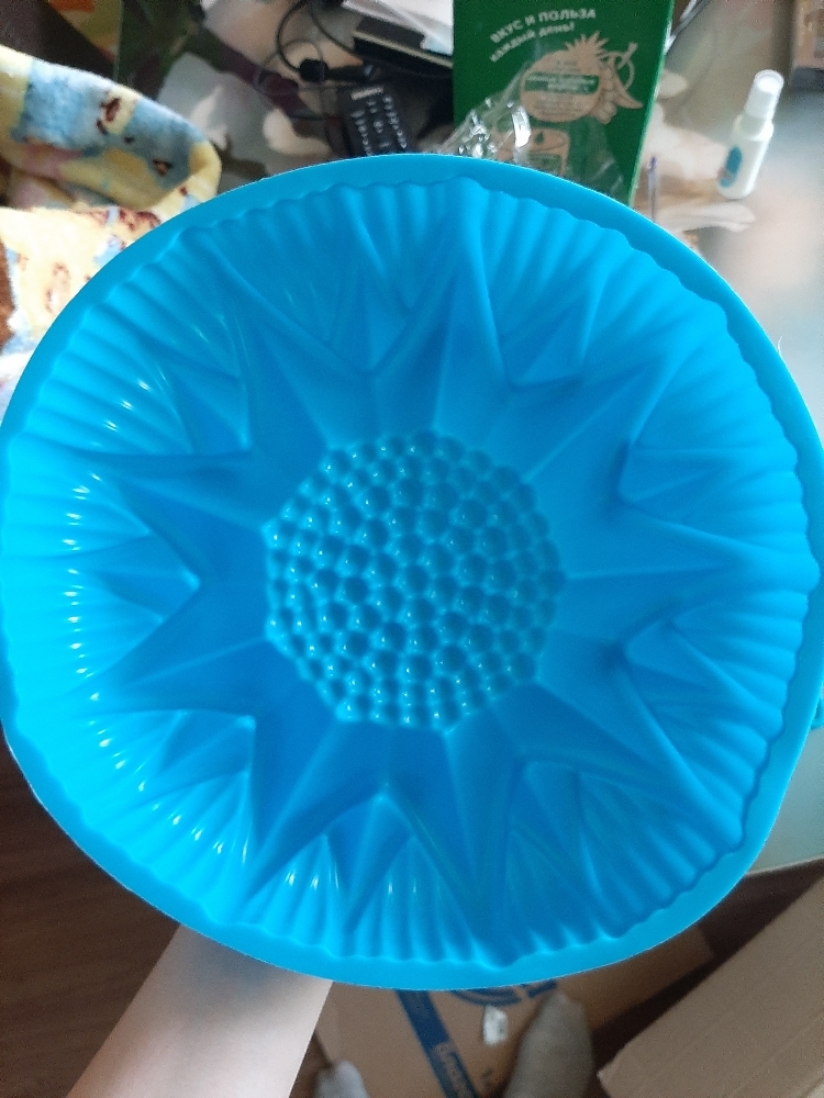 Фотография покупателя товара Форма силиконовая для выпечки «Подсолнух», 25×6 см, цвет МИКС - Фото 1