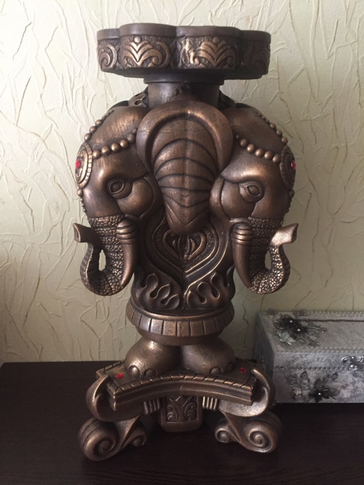 Фотография покупателя товара Статуэтка-подставка "Слон", коричневая, под бронзу, гипс, 23х25х49 см - Фото 3