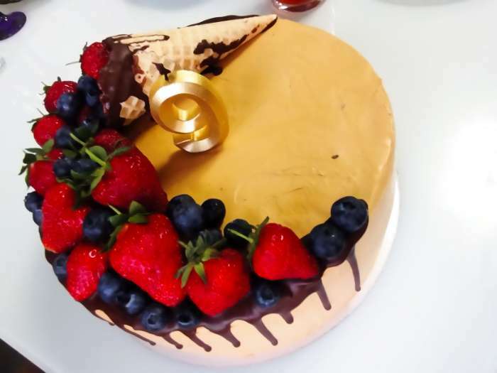 Фотография покупателя товара Свеча в торт "Грань", цифра "1", золотой металлик, 6,5 см - Фото 10
