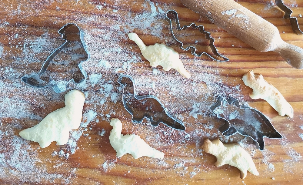 Фотография покупателя товара Набор формочек для печенья «Динозаврики», размер 8-10 см, 4 шт - Фото 2