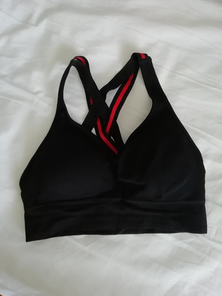 Фотография покупателя товара Топ-бра женский спортивный, цвет черный, р-р 44-46 (M) - Фото 1