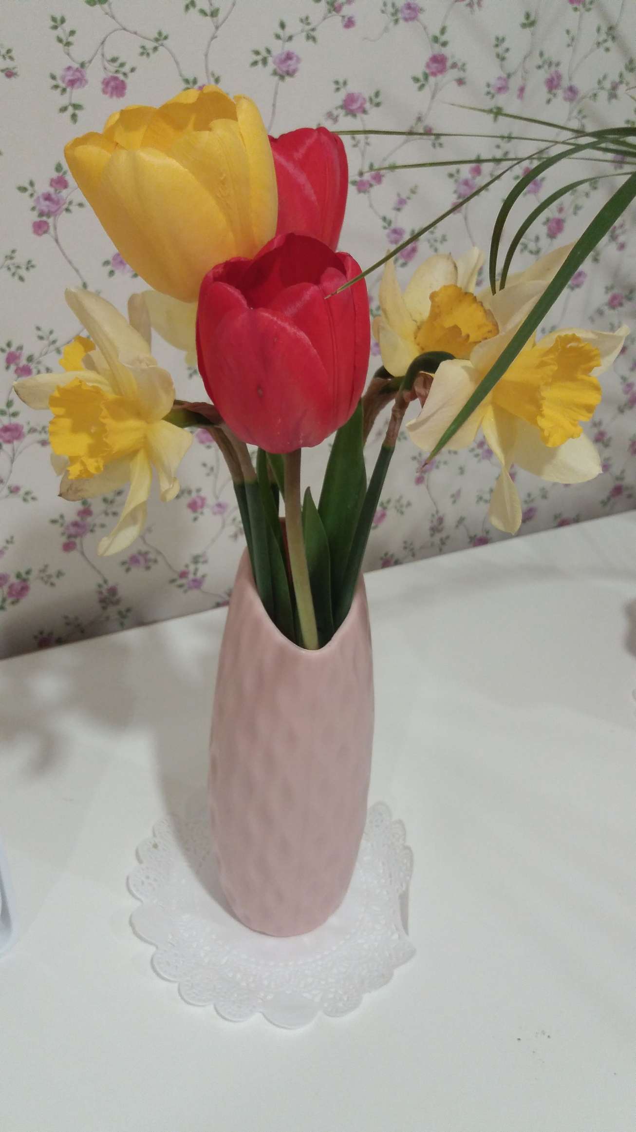 Фотография покупателя товара Ваза для цветов, 6,5×20,5 см, 500 мл, цвет МИКС - Фото 2