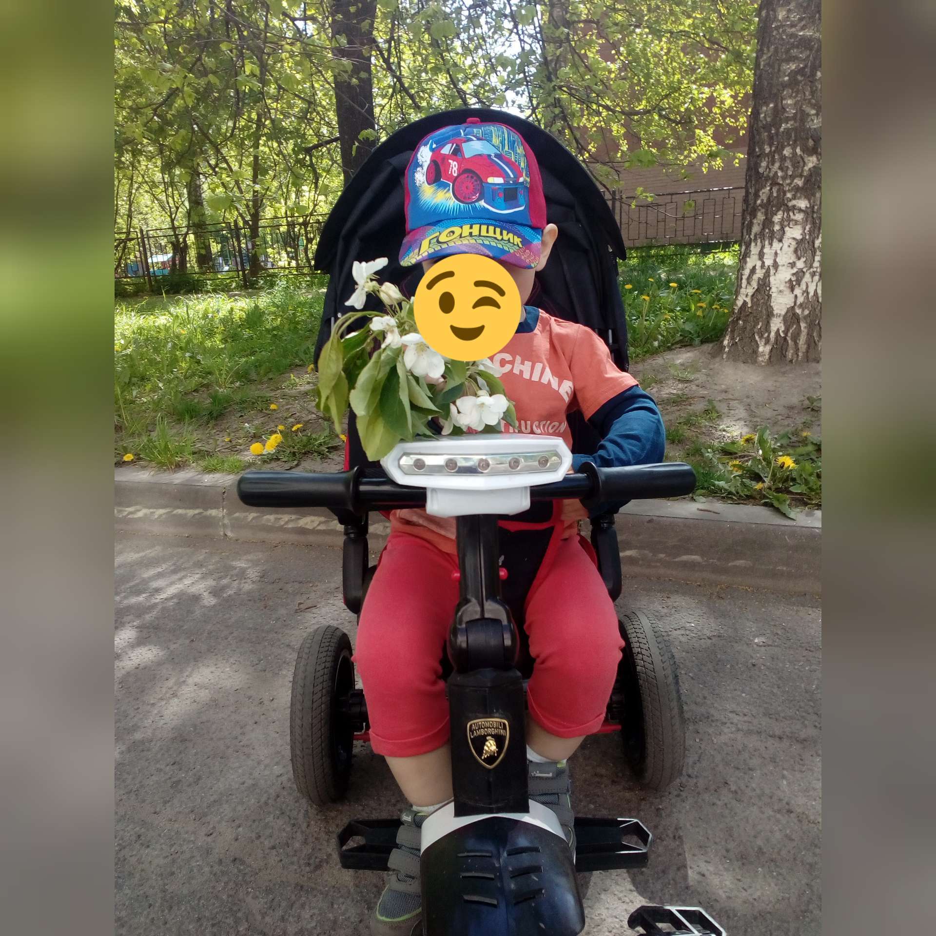 Фотография покупателя товара Кепка детская для мальчика «Гонщик», цвета микс, р-р 52-54, 5-7 лет