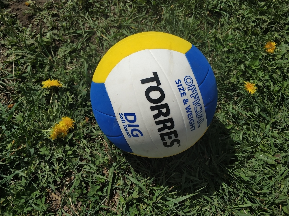 Фотография покупателя товара Мяч волейбольный Torres Dig, V20145, размер 5, клееный - Фото 1