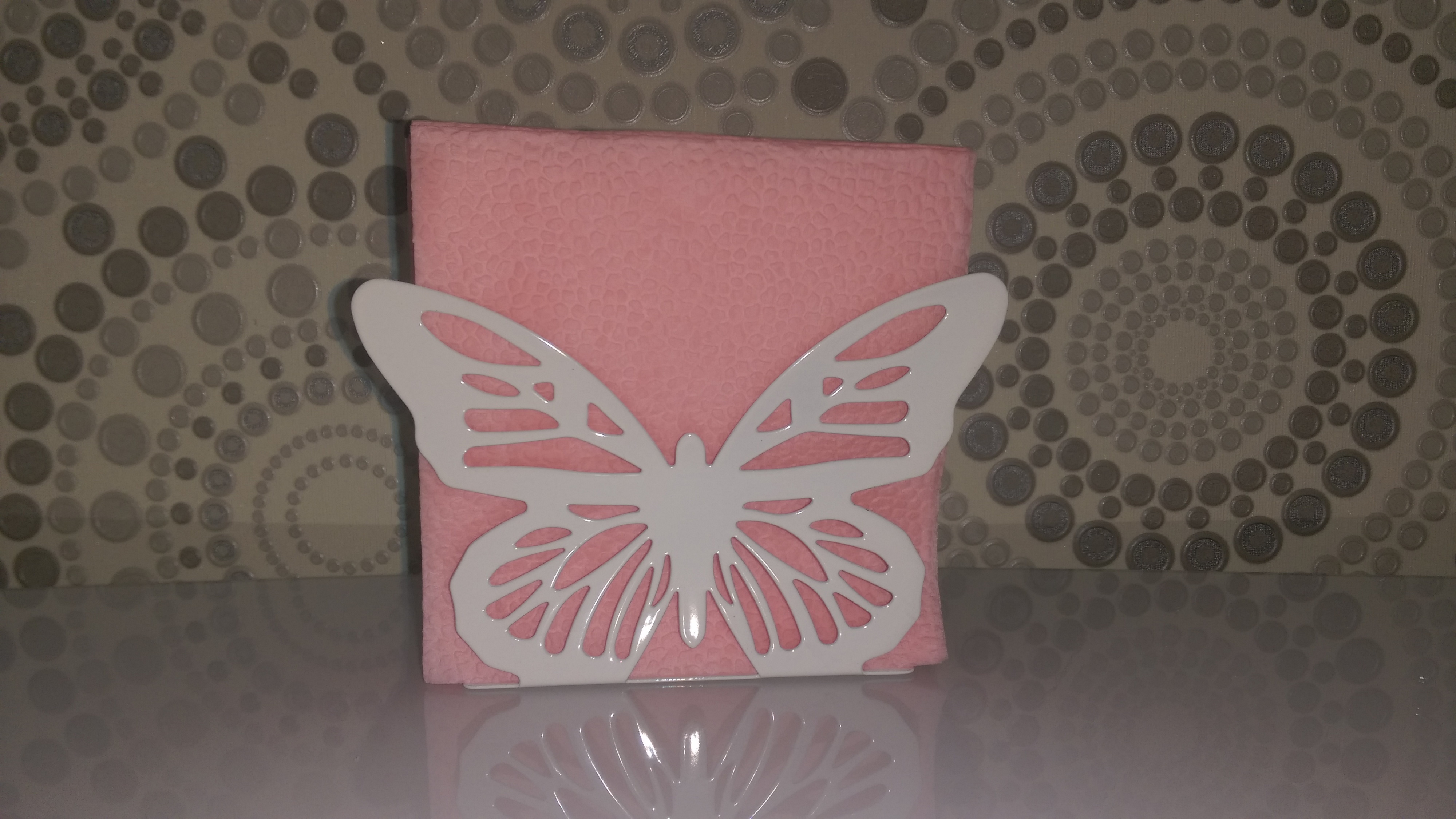 Фотография покупателя товара Салфетница Доляна «Бабочка», 13,5×4×9 см, цвет белый - Фото 1
