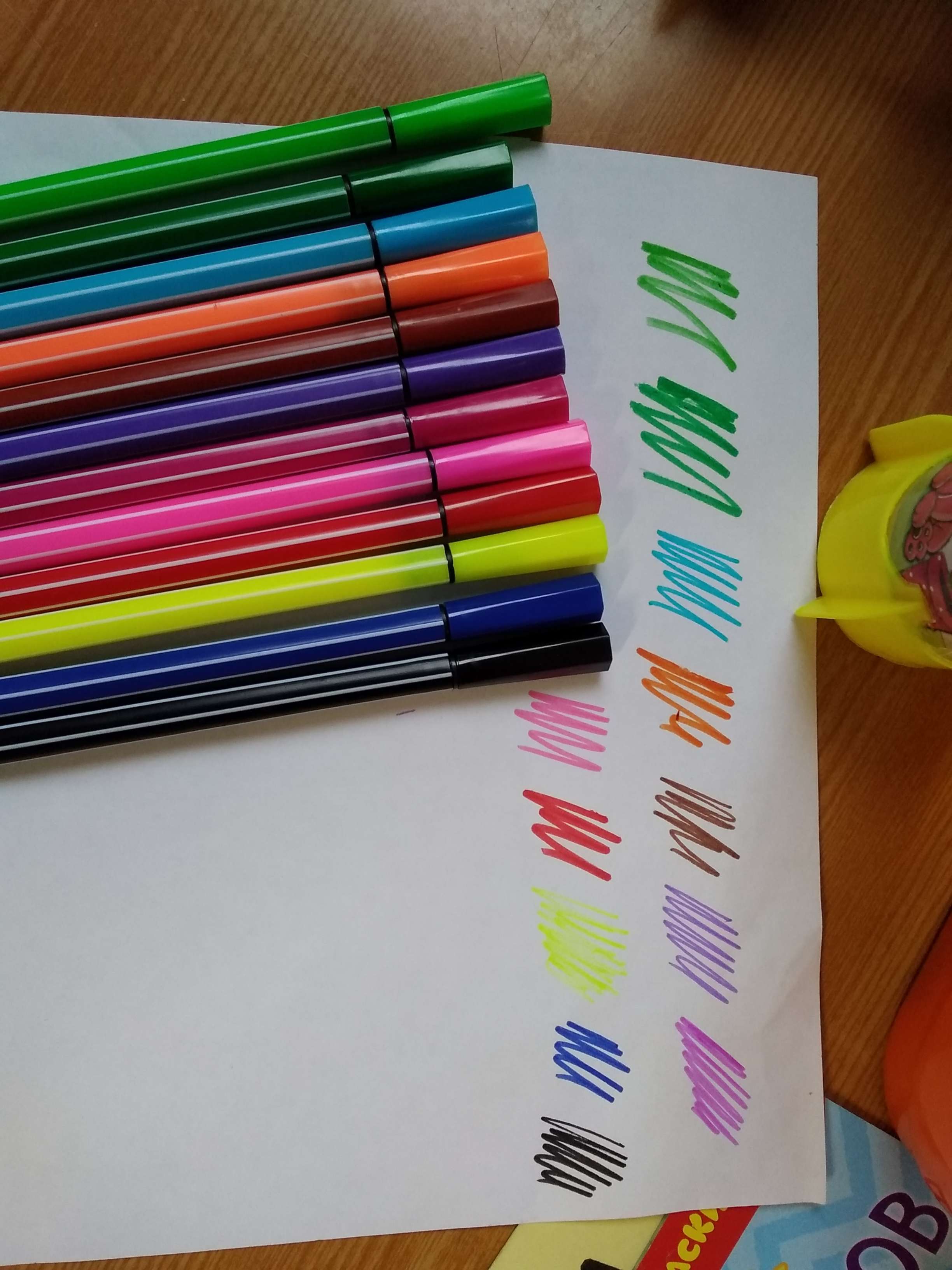 Фотография покупателя товара Фломастеры 12 цветов "ЖИРАФ", в пластиковом тубусе, вентилируемый колпачок, МИКС