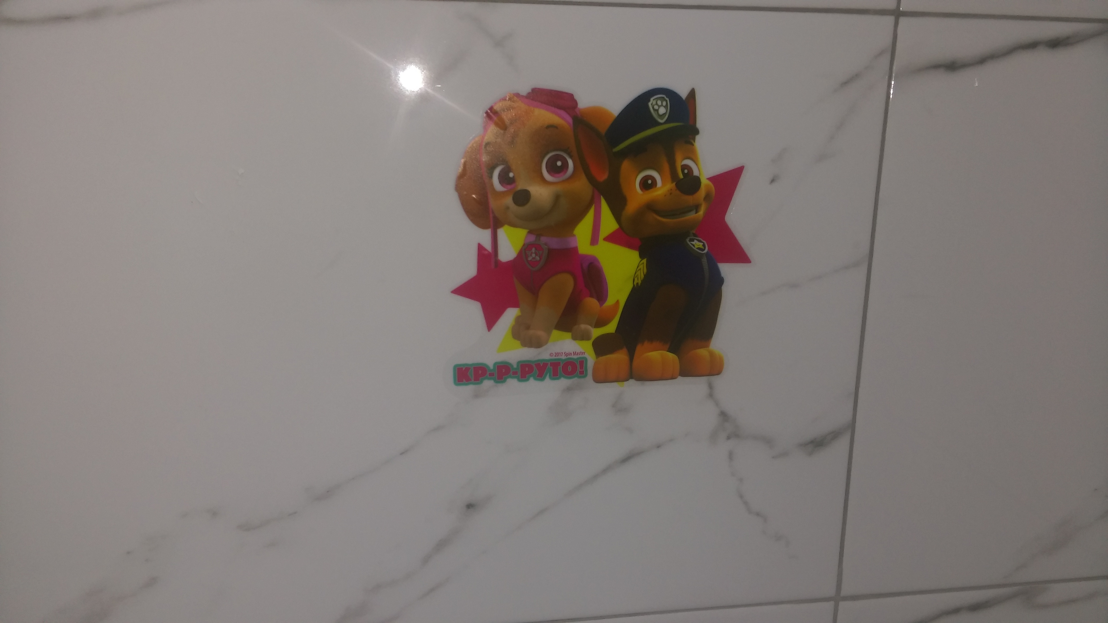 Фотография покупателя товара Щенячий патруль. Наклейки детские в ванну в наборе "Кр-р-руто". девочки. 50х70 - Фото 3