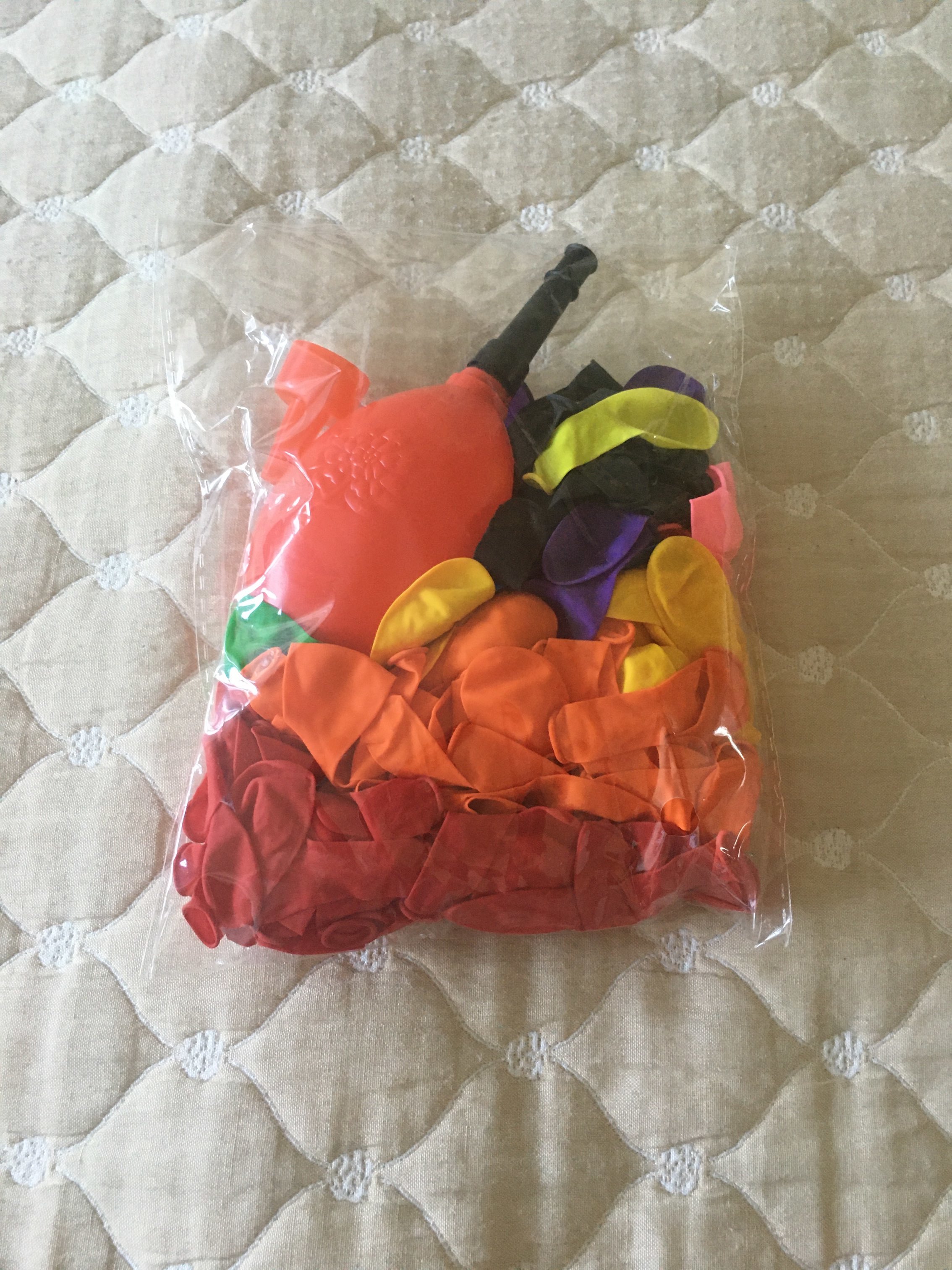 Фотография покупателя товара Набор водных бомб, с насосом и насадкой, 200 шт., цвет оранжевый - Фото 2