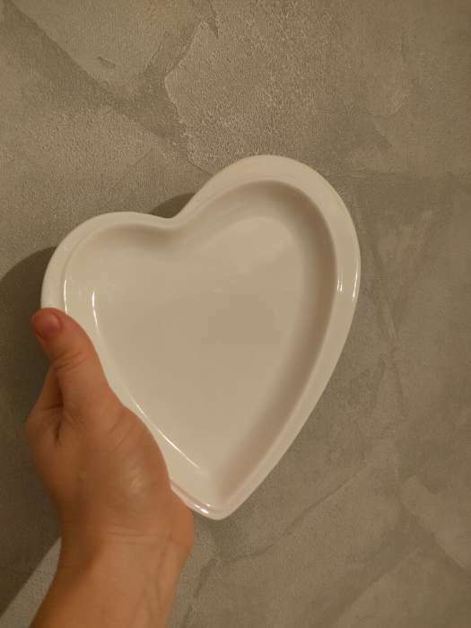 Фотография покупателя товара Блюдо фарфоровое Magistro «Сердце», 24×27×3 см, цвет белый - Фото 1