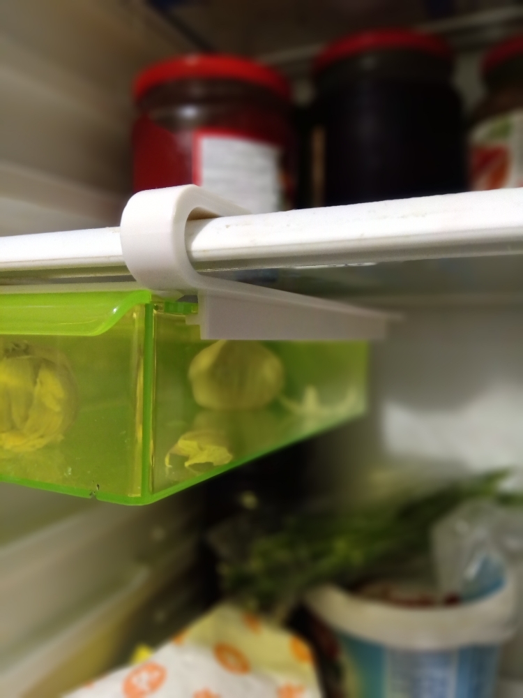 Фотография покупателя товара Полка подвесная в холодильник, 21×15×7 см, цвет МИКС - Фото 2