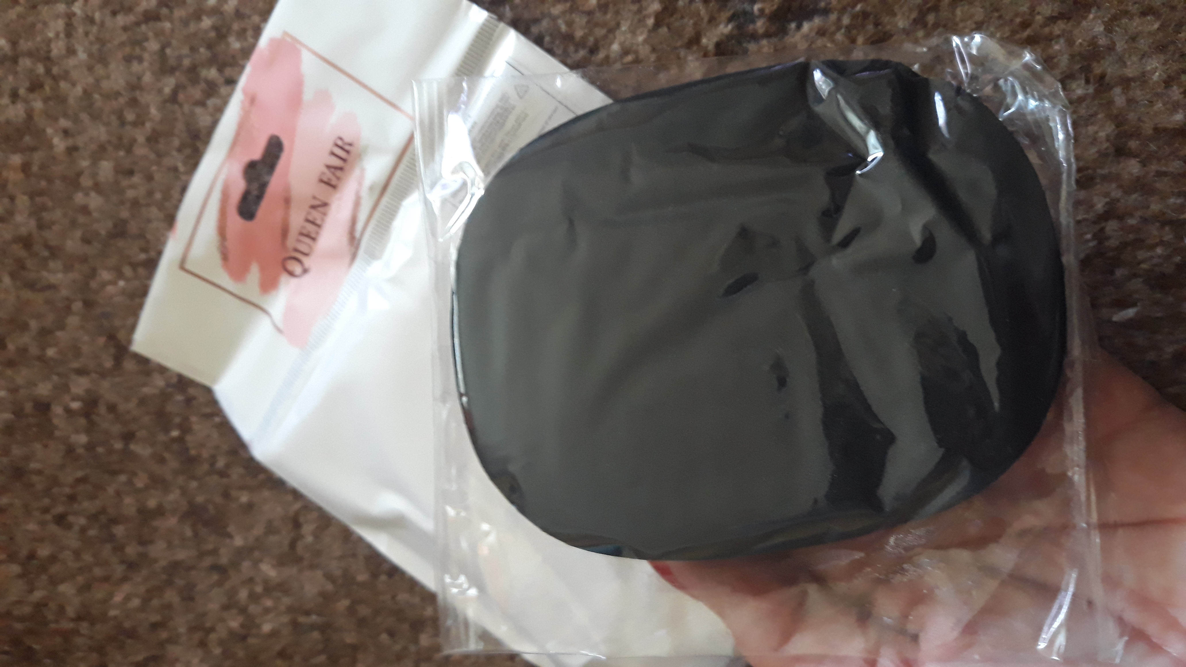 Фотография покупателя товара Спонж для умывания «Умывашка», 11 × 8,5 см, влажный, цвет чёрный - Фото 1