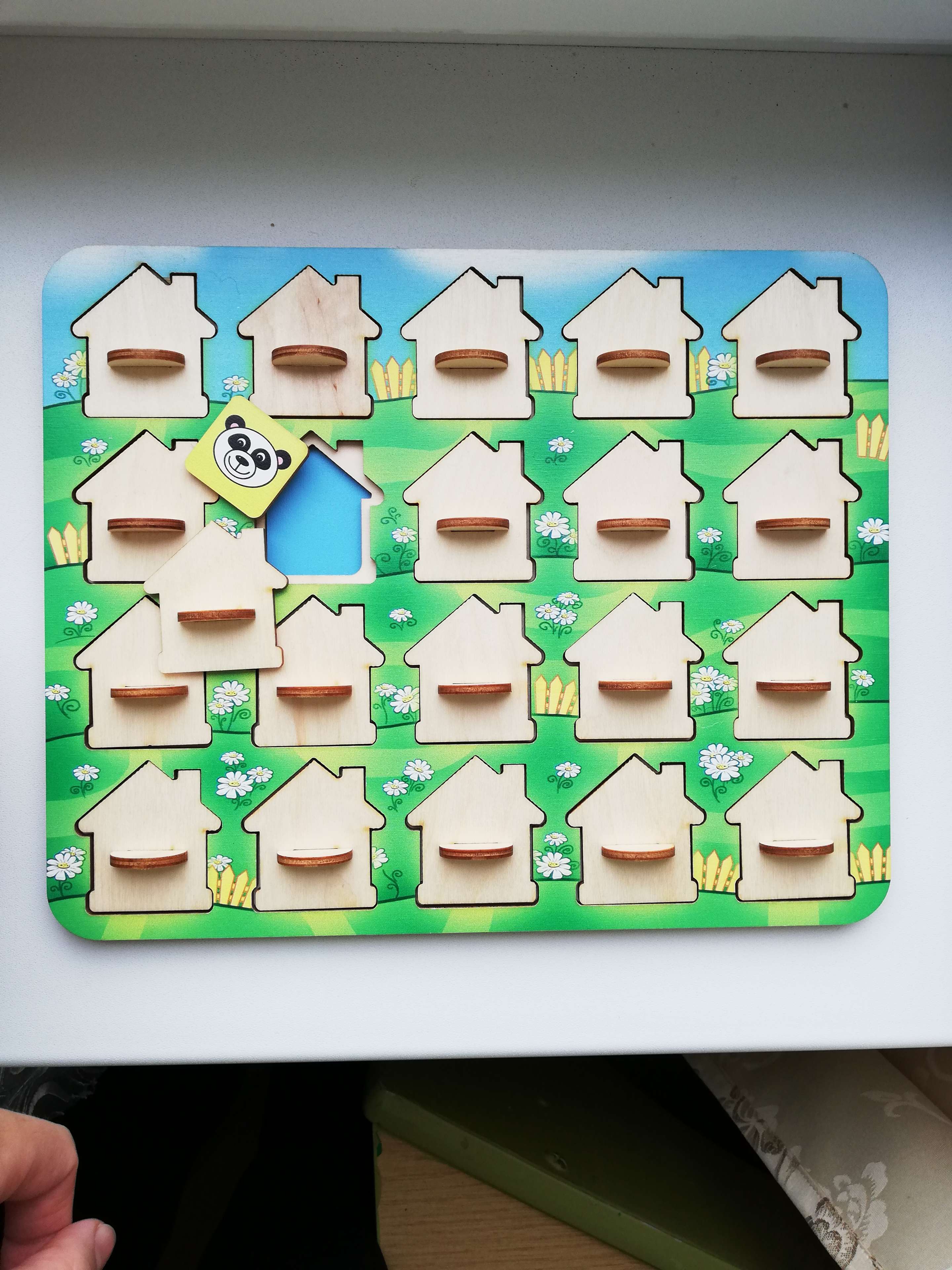 Фотография покупателя товара Игра для тренировки памяти «Мемо. Домики» размер окошек: 4 × 4,5 см - Фото 1