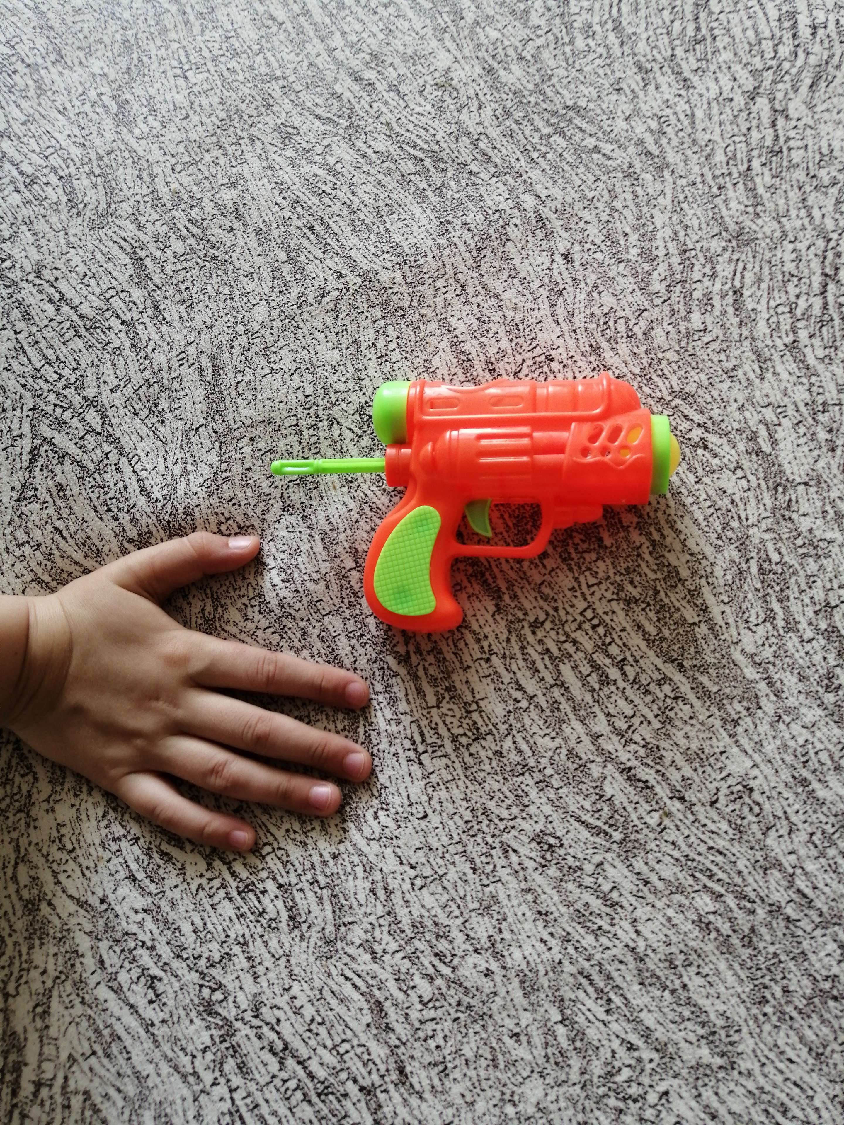 Фотография покупателя товара Пистолет «Бластер», стреляет шариками, цвета МИКС - Фото 4