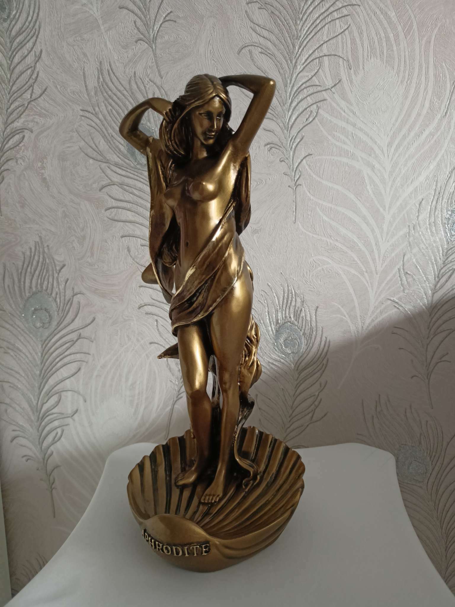 Фотография покупателя товара Фигурка полистоун «Афродита», золото, 12.5×13×29 см - Фото 1