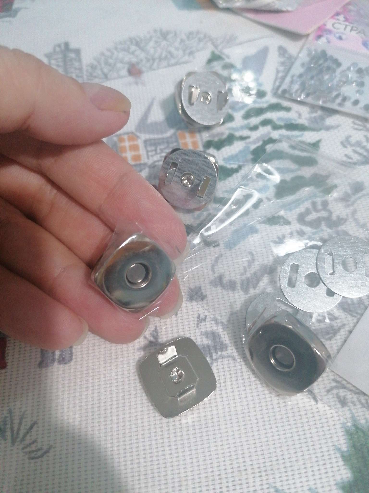 Фотография покупателя товара Кнопки магнитные, квадратные, 14 × 14 мм, 4 шт, цвет серебряный - Фото 1