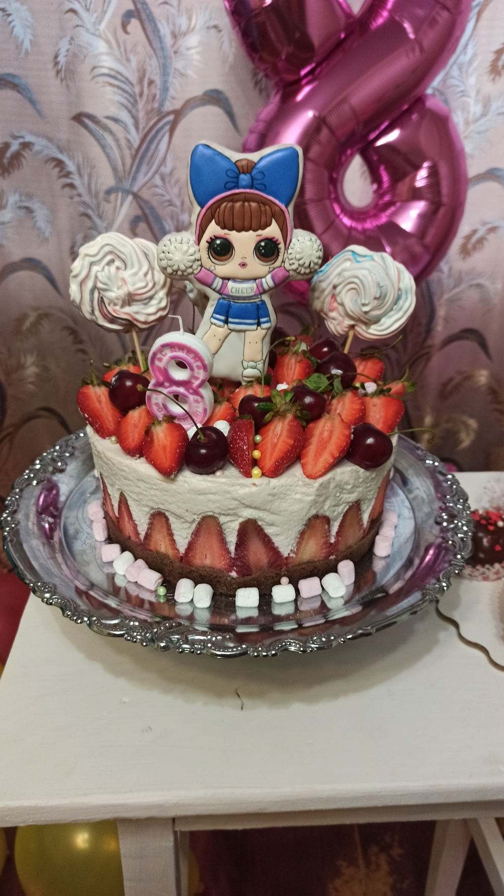 Фотография покупателя товара Свеча в торт цифра Дисней 8 " С Днем Рождения", Принцессы - Фото 1