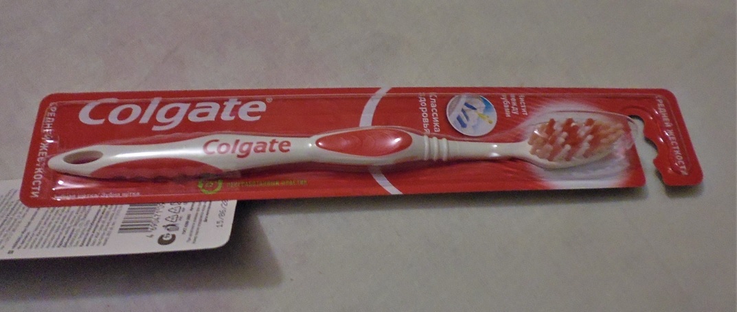Фотография покупателя товара Зубная щетка Colgate Классик плюс, средней жесткости, микс - Фото 1