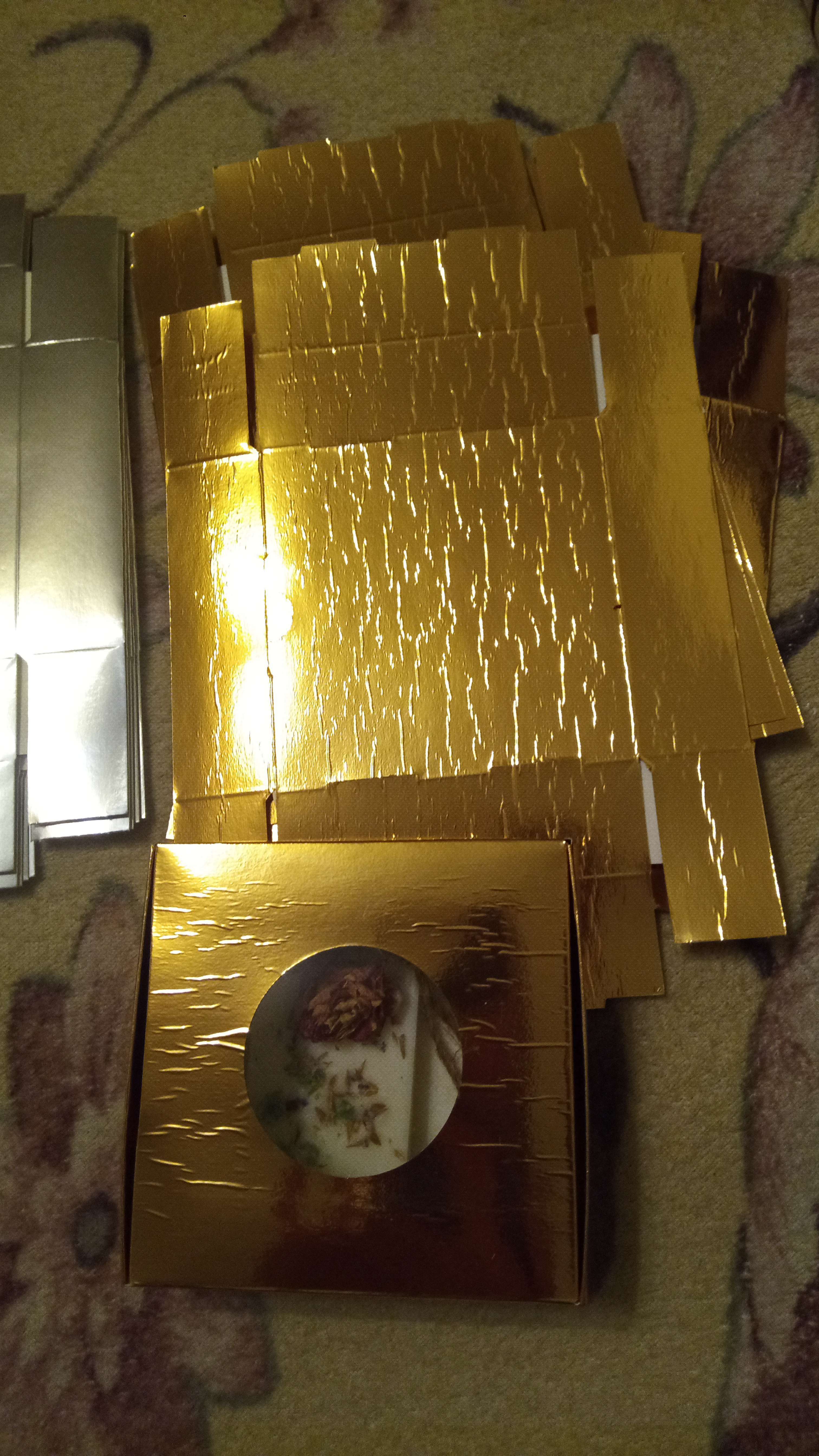 Фотография покупателя товара Коробка для печенья, с окном, золотая, 10 х 10 х 3 см