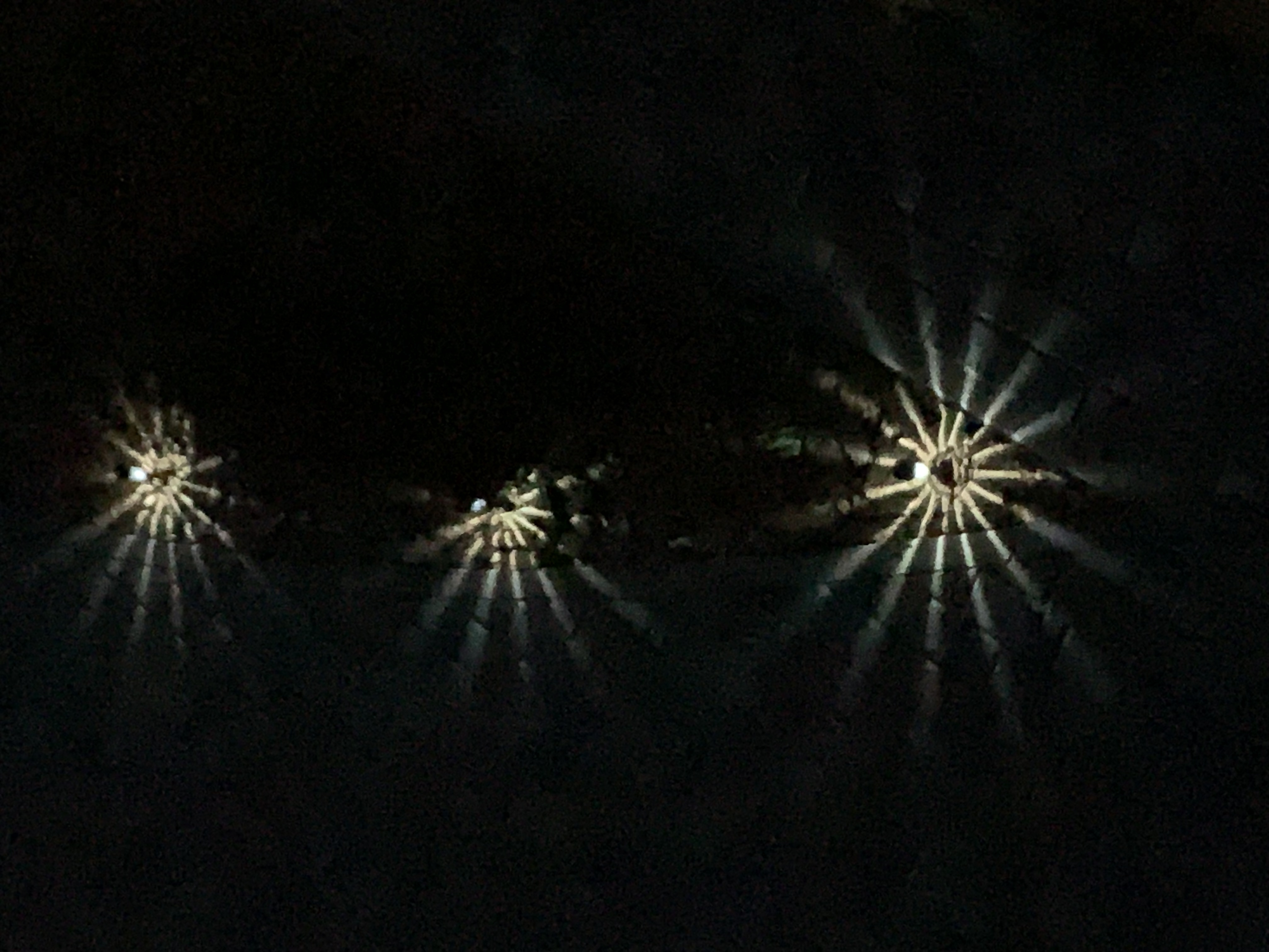 Фотография покупателя товара Садовый светильник на солнечной батарее «Цилиндр», 4.5 × 30 × 4.5 см, 1 LED, свечение белое - Фото 3