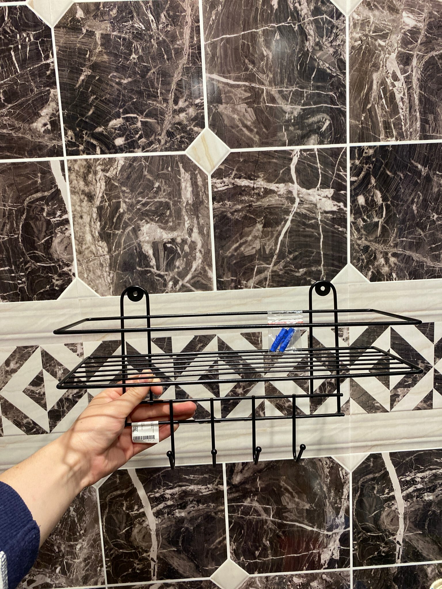 Фотография покупателя товара Полка для ванной прямая, 4 крючка, 33×12.5×21 см, чёрная - Фото 5