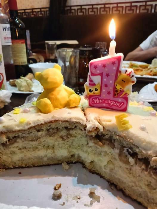 Фотография покупателя товара Свеча в торт "Мне годик!" с жирафом и совой, 9,7 см, 12 мин, 40 г - Фото 1