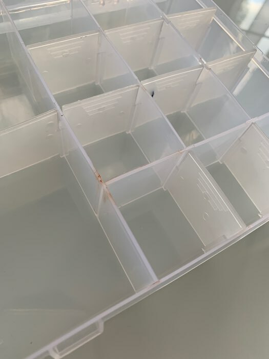 Фотография покупателя товара Органайзер для рукоделия, со съёмными ячейками, 14 отделений, 21 × 17 × 4 см, цвет прозрачный