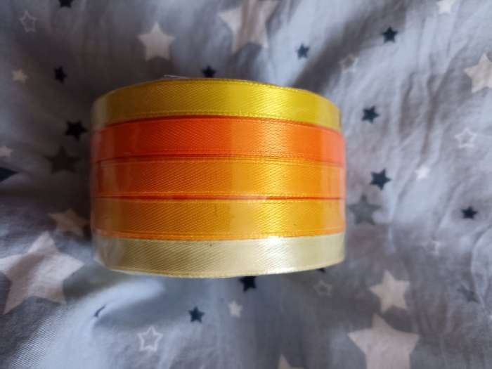 Фотография покупателя товара Набор атласных лент, 5 шт, размер 1 ленты: 6 мм × 23 ± 1 м, цвет жёлтый спектр - Фото 3