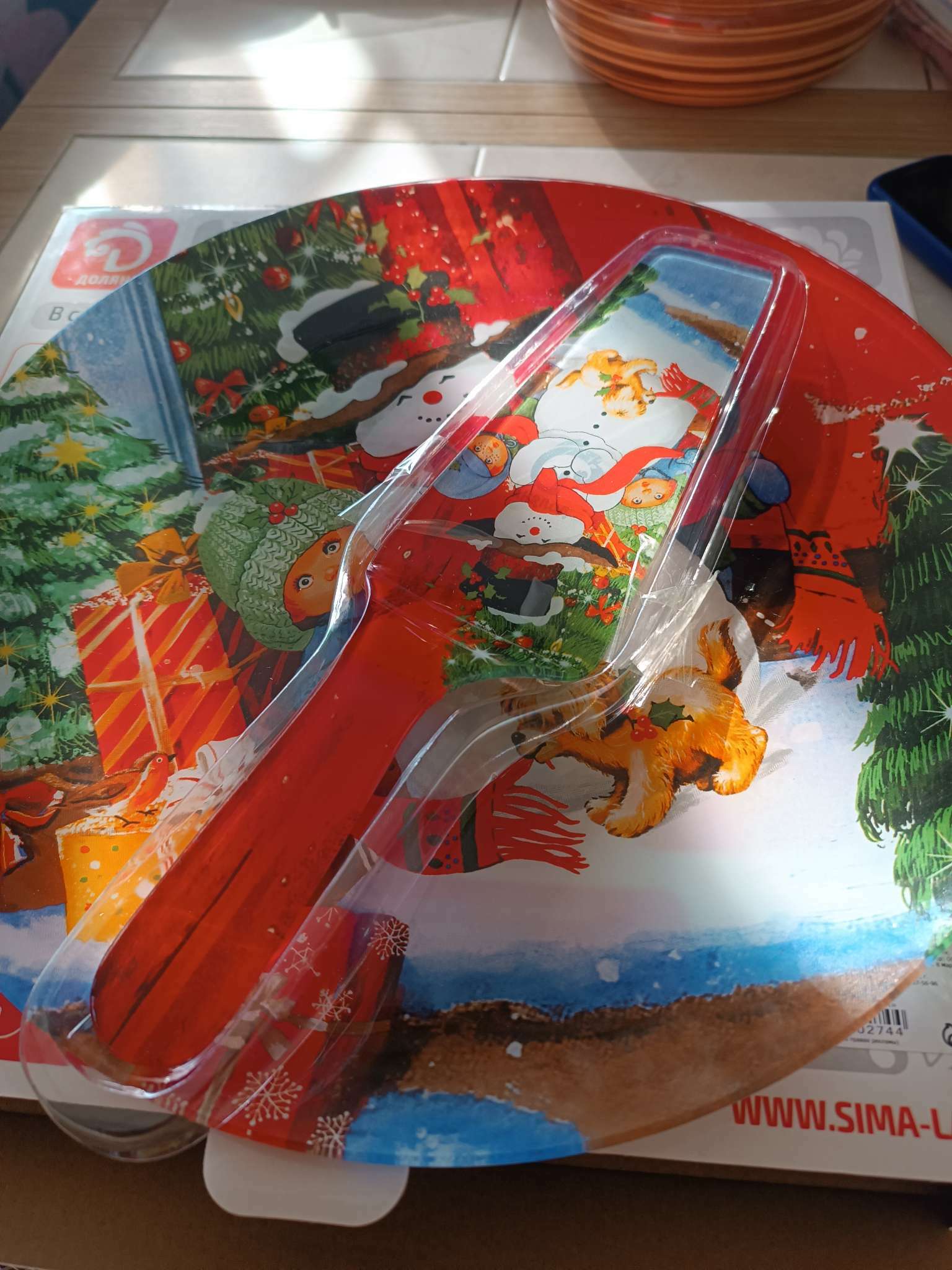 Фотография покупателя товара Тортовница стеклянная с лопаткой Доляна «Снеговик в доме!», d=30 см, лопатка 26,5×7 см - Фото 1