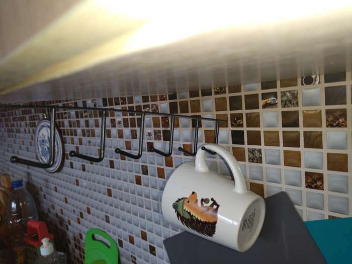 Фотография покупателя товара Держатель кухонный подвесной на 6 предметов Доляна, 1,5×26×7 см, цвет чёрный - Фото 34