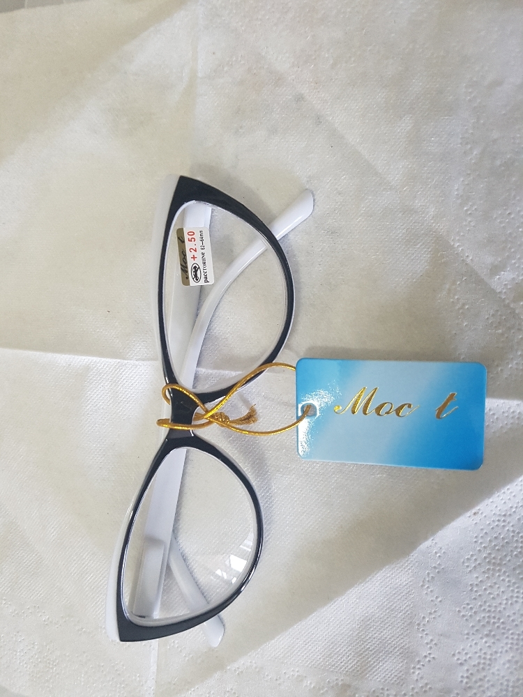 Фотография покупателя товара Готовые очки Most 2038 C4, цвет чёрно-белый, отгибающаяся дужка, +2,5 - Фото 2