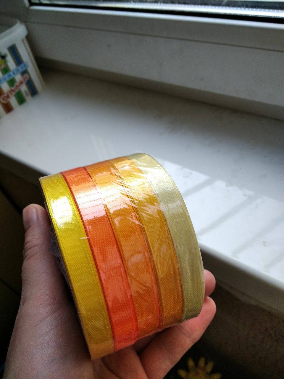 Фотография покупателя товара Набор атласных лент, 5 шт, размер 1 ленты: 6 мм × 23 ± 1 м, цвет жёлтый спектр - Фото 2
