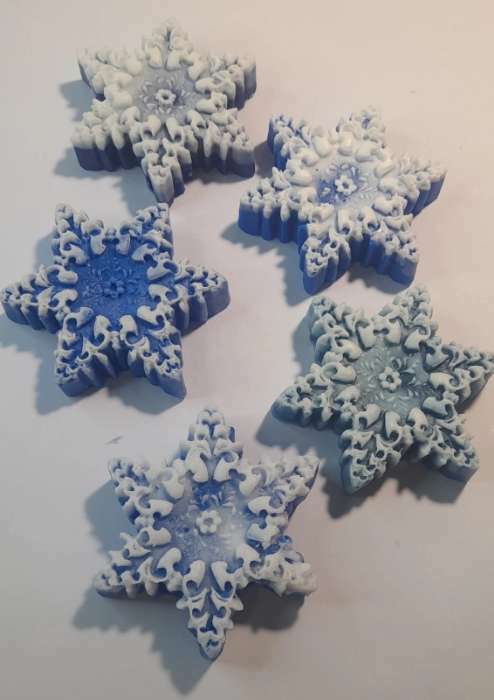 Фотография покупателя товара Молд силикон "Снежинка с узорами" 9,5х7,8х2,5 см