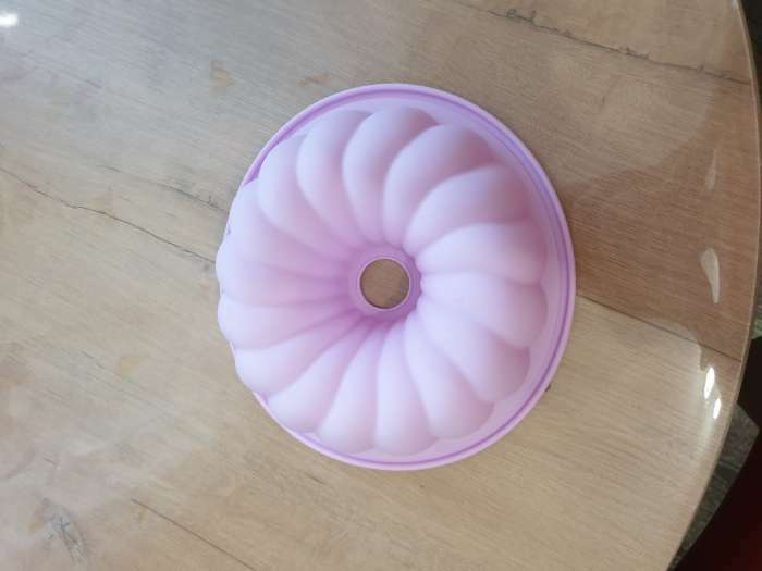 Фотография покупателя товара Форма для выпечки Доляна «Немецкий кекс. Завиток», силикон, 20×6 см, цвет розовый - Фото 2