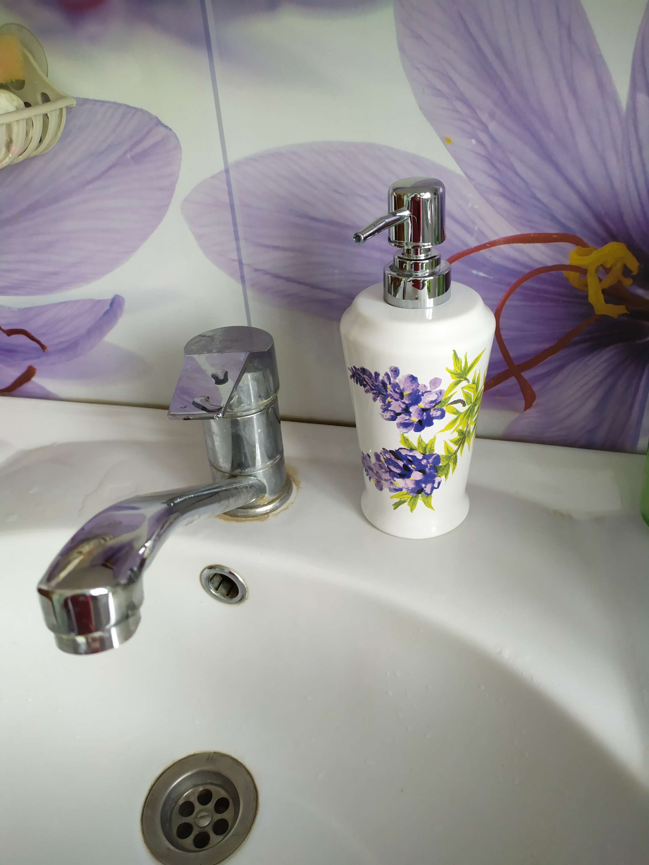 Фотография покупателя товара Дозатор для жидкого мыла Доляна «Сирень» - Фото 1