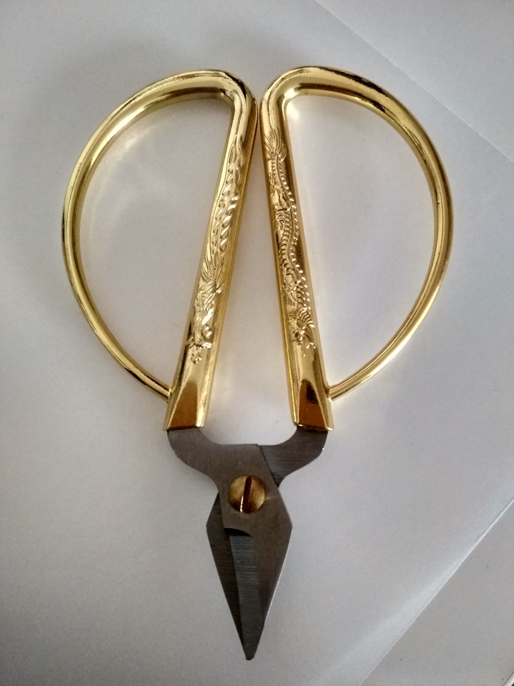 Фотография покупателя товара Ножницы для рукоделия, скошенное лезвие, 5", 12 см, цвет золотой - Фото 3