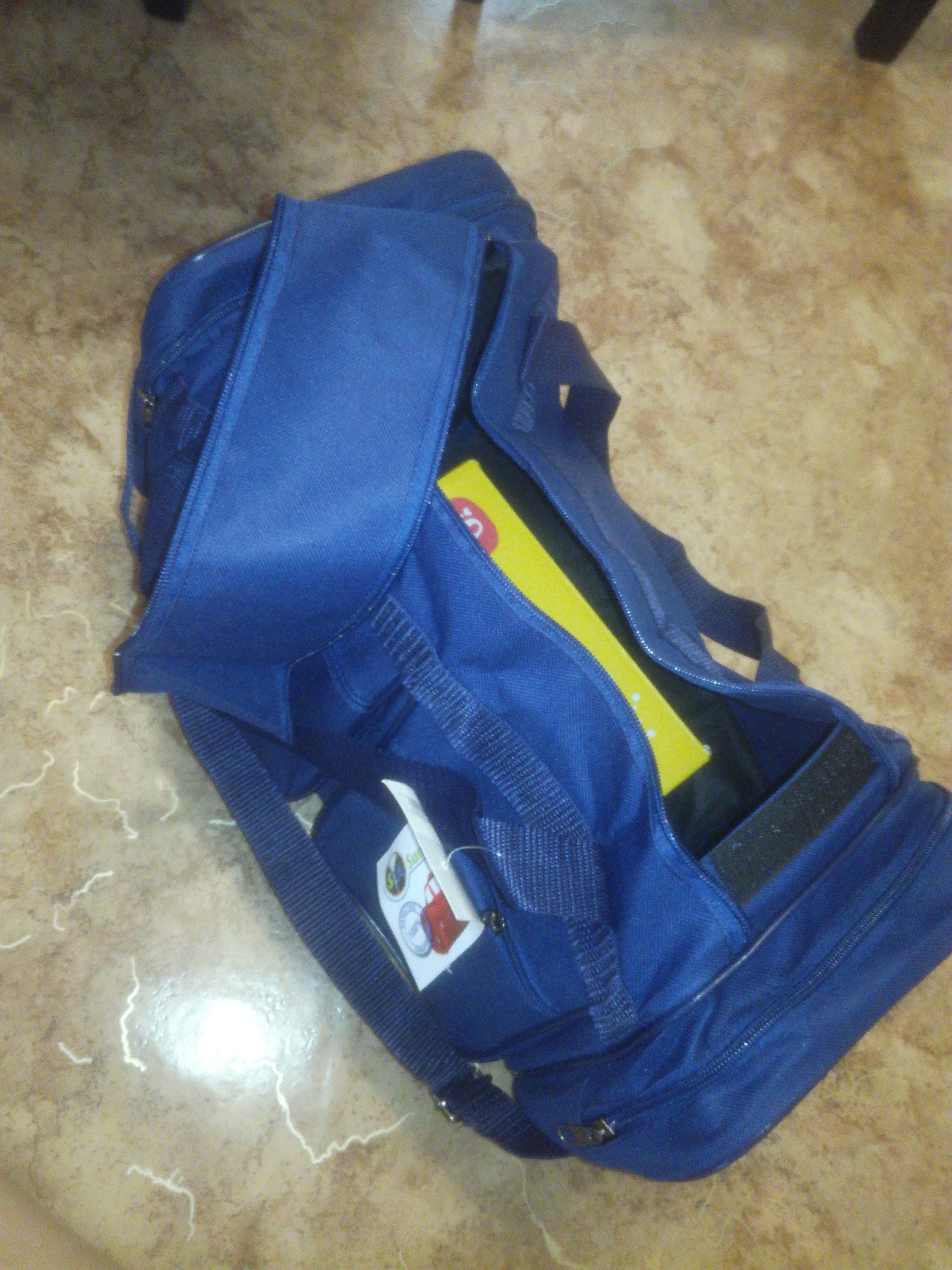 Фотография покупателя товара Сумка спортивная, отдел на молнии, 4 наружных кармана, длинный ремень, цвет синий - Фото 2