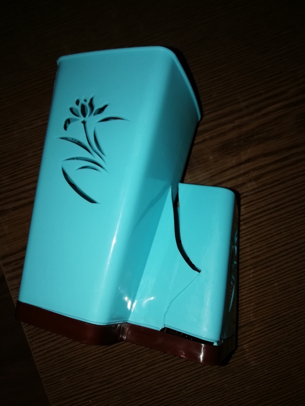 Фотография покупателя товара Подставка для столовых приборов «Аленький цветочек», 15×11×16,5 см, 2 отделения, цвет МИКС