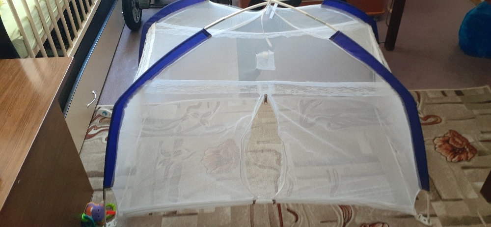 Фотография покупателя товара Манеж-палатка для ребёнка, москитная сетка на молнии, цвета МИКС - Фото 3