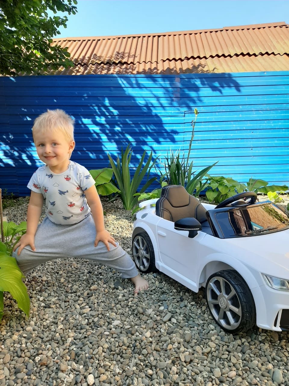 Фотография покупателя товара Электромобиль AUDI TT RS, EVA колёса, кожаное сидение, цвет белый - Фото 5
