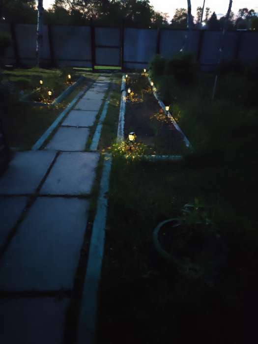 Фотография покупателя товара Садовый светильник на солнечной батарее «Трапеция скошенная», 6 × 36 × 6 см, 1 LED, свечение тёплое белое - Фото 3