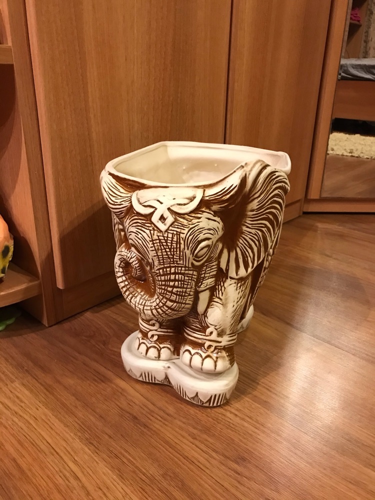 Фотография покупателя товара Горшок для цветов "Слон", фигурный, коричневый, керамика, 11 л - Фото 6