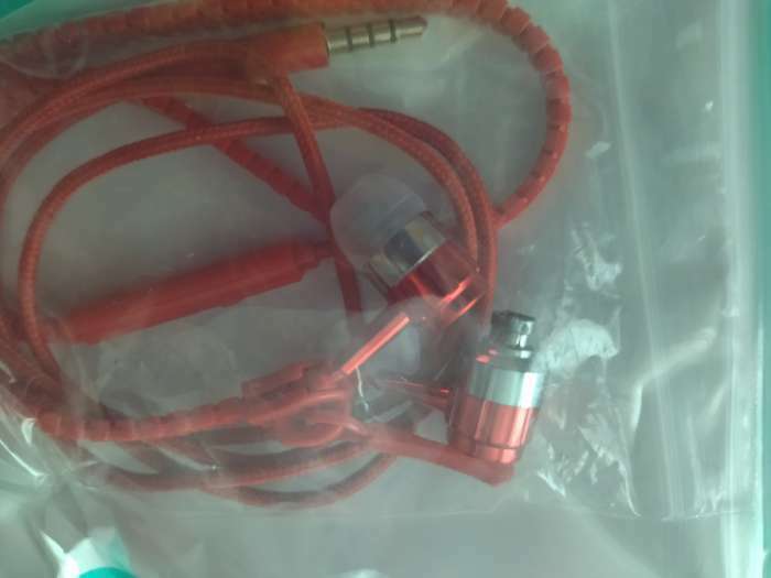 Фотография покупателя товара Наушники LuazON VBT 1.10 "Молния", вакуумные, микрофон, красные - Фото 3