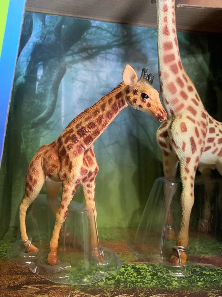 Фотография покупателя товара Набор животных «Жирафы», 2 фигурки, МИКС - Фото 2