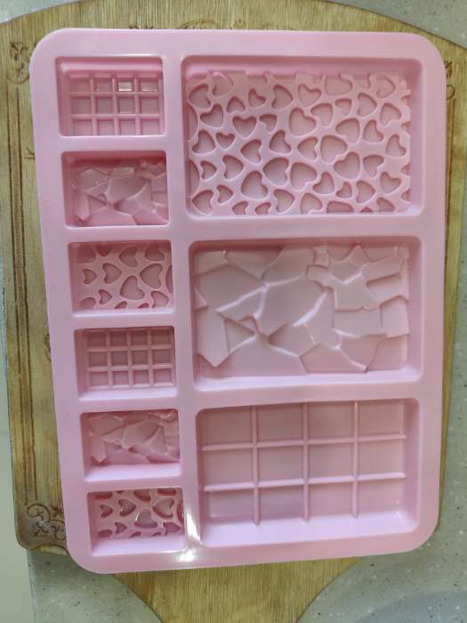Фотография покупателя товара Форма для шоколада Доляна «Шоколадное ассорти», силикон, 20×15 см, 9 ячеек, цвет розовый