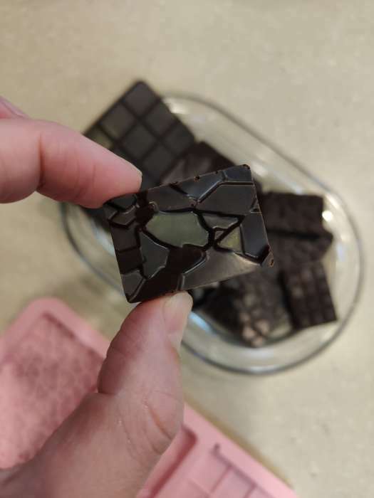 Фотография покупателя товара Форма для шоколада Доляна «Шоколадное ассорти», силикон, 20×15 см, 9 ячеек, цвет розовый - Фото 6