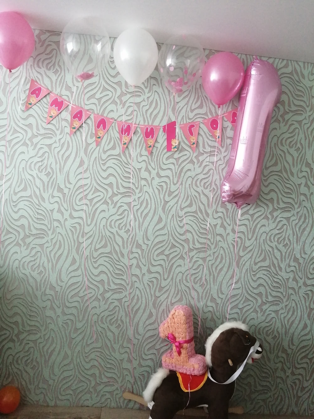 Фотография покупателя товара Букет из шаров «Малышке», цифра, с конфетти, латекс, фольга, набор 7 шт. - Фото 1