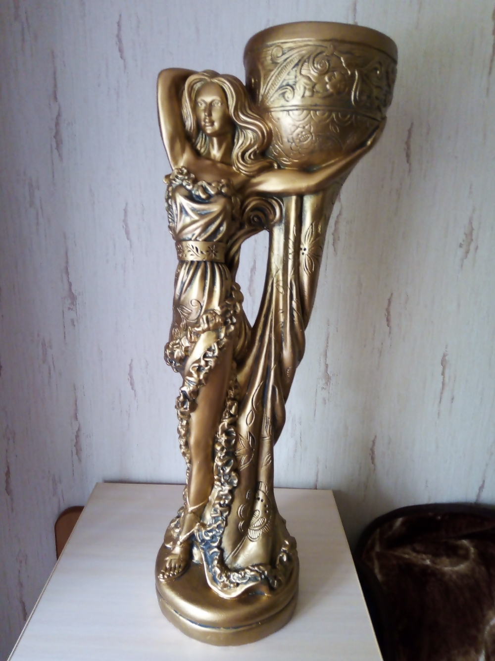 Фотография покупателя товара Фигура с кашпо "Девушка Нимфа" белое золото, 1,2 л / 30х83х23см - Фото 6