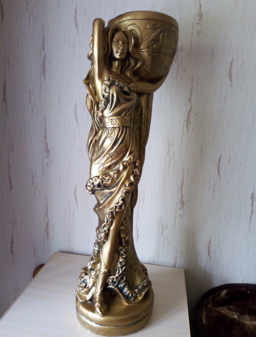 Фотография покупателя товара Фигура с кашпо "Девушка Нимфа" белое золото, 1,2 л / 30х83х23см - Фото 7